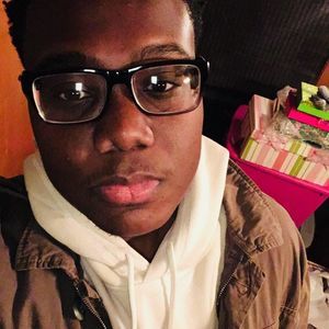 Meet your Posher, Dustin